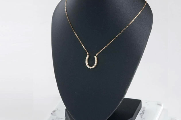 インフィニティ∞馬蹄天然ダイヤモンドジュエリー